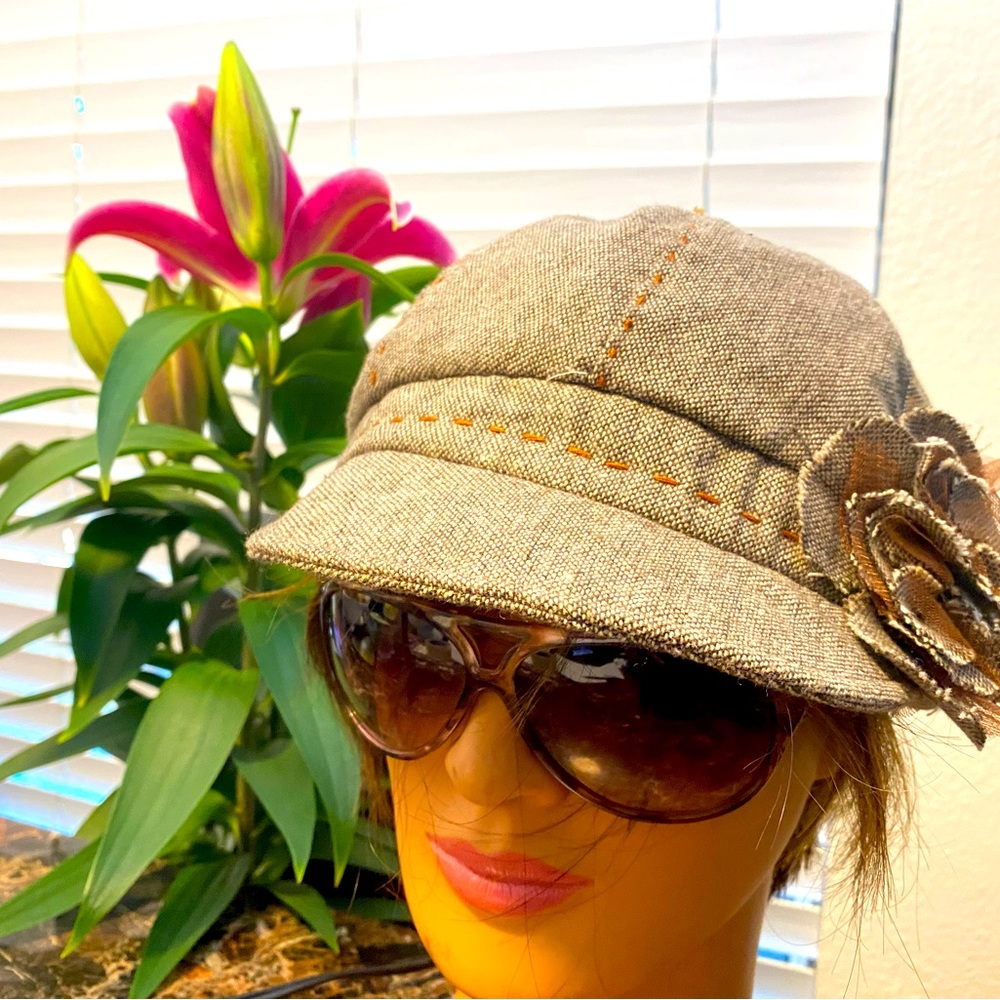 Icing Women's Tan Fabric Flower Bucket Hats Size One Fit All